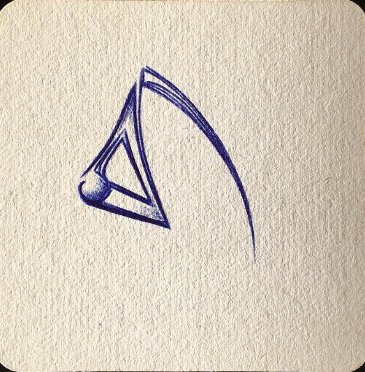 Blauwe spontane lijnstudie op papier